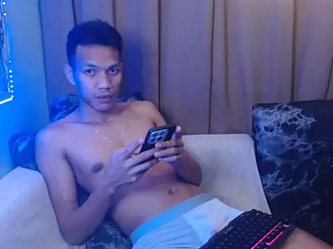 Snapshot of fantasy_davidxx chatting on 10/24/25, 11:01 fantasy davidxx online show from 10/24/25, 11:01