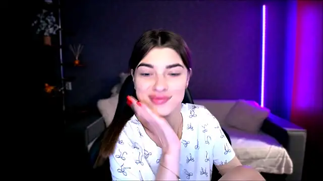 Snapshot of Dianaa_Lee0 chatting on 09/19/25, 05:13 Dianaa Lee0 online show from 09/19/25, 05:13