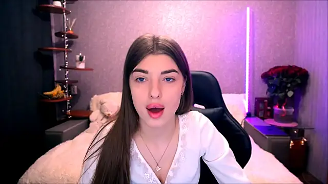 Snapshot of Dianaa_Lee0 chatting on 12/02/25, 08:15 Dianaa Lee0 online show from 12/02/25, 08:15