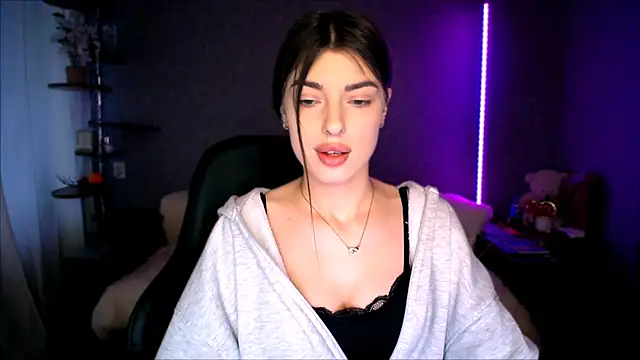 Snapshot of Dianaa_Lee0 chatting on 03/25/26, 02:45 Dianaa Lee0 online show from 03/25/26, 02:45