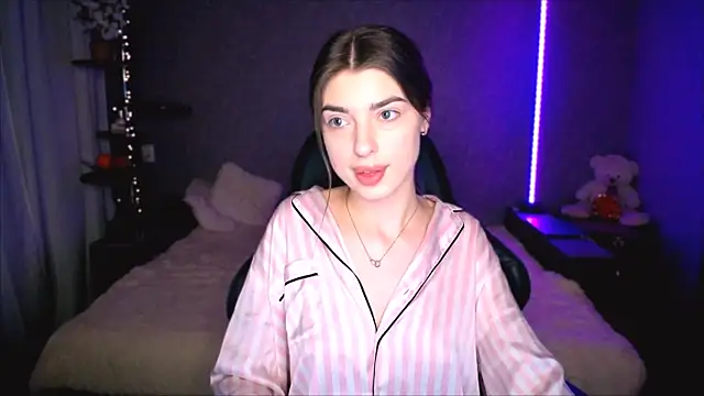 Snapshot of Dianaa_Lee0 chatting on 04/08/26, 09:48 Dianaa Lee0 online show from 04/08/26, 09:48