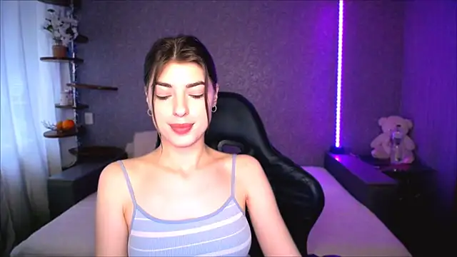 Snapshot of Dianaa_Lee0 chatting on 05/11/26, 02:45 Dianaa Lee0 online show from 05/11/26, 02:45