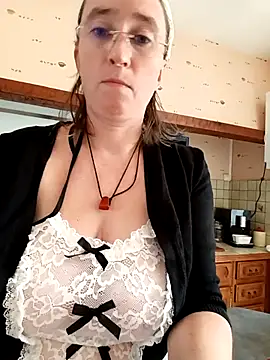 Snapshot of Sophierob1 chatting on 09/09/25, 10:59 Sophierob1 online show from 09/09/25, 10:59