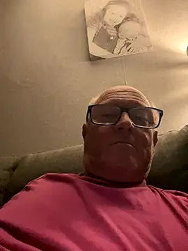 Snapshot of naughtygrandad1 chatting on 09/17/25, 10:55 naughtygrandad1 online show from 09/17/25, 10:55