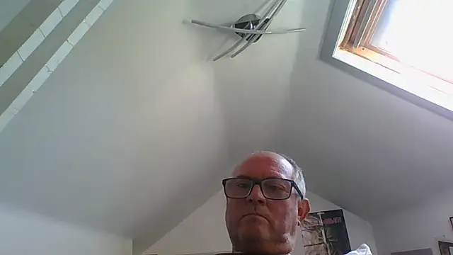 Snapshot of naughtygrandad1 chatting on 09/28/25, 12:43 naughtygrandad1 online show from 09/28/25, 12:43