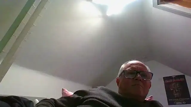 Snapshot of naughtygrandad1 chatting on 09/29/25, 07:40 naughtygrandad1 online show from 09/29/25, 07:40