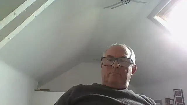 Snapshot of naughtygrandad1 chatting on 10/08/25, 01:42 naughtygrandad1 online show from 10/08/25, 01:42