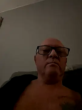 Snapshot of naughtygrandad1 chatting on 10/16/25, 06:14 naughtygrandad1 online show from 10/16/25, 06:14