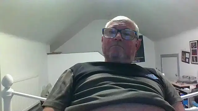Snapshot of naughtygrandad1 chatting on 10/26/25, 07:09 naughtygrandad1 online show from 10/26/25, 07:09