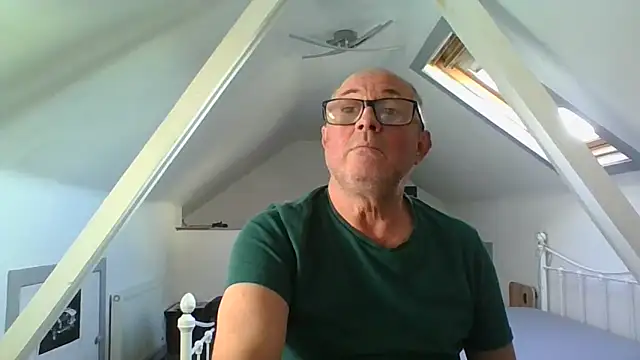Snapshot of naughtygrandad1 chatting on 11/01/25, 03:03 naughtygrandad1 online show from 11/01/25, 03:03