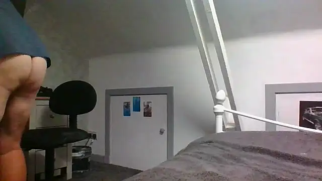 Snapshot of naughtygrandad1 chatting on 11/10/25, 08:08 naughtygrandad1 online show from 11/10/25, 08:08