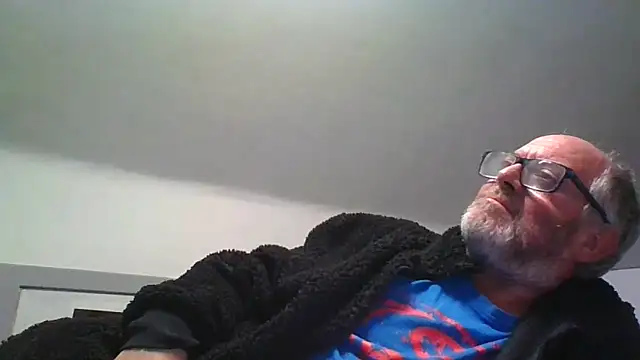 Snapshot of naughtygrandad1 chatting on 12/18/25, 07:20 naughtygrandad1 online show from 12/18/25, 07:20