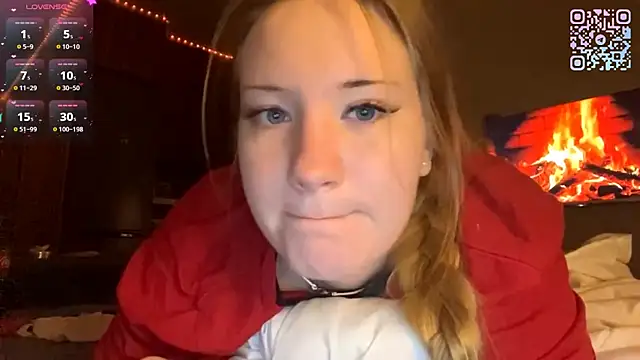 Snapshot of PandaFluff chatting on 03/09/26, 07:18 PandaFluff online show from 03/09/26, 07:18