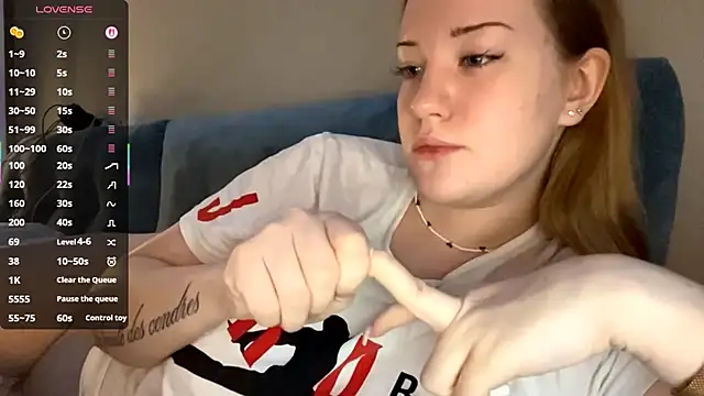 Snapshot of PandaFluff chatting on 03/21/26, 05:49 PandaFluff online show from 03/21/26, 05:49