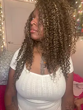 Snapshot of MistiSavannah chatting on 03/28/26, 03:00 MistiSavannah online show from 03/28/26, 03:00