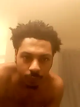 Snapshot of Yungandhungd chatting on 09/20/25, 11:06 Yungandhungd online show from 09/20/25, 11:06