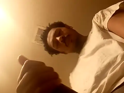 Snapshot of Yungandhungd chatting on 09/27/25, 12:21 Yungandhungd online show from 09/27/25, 12:21