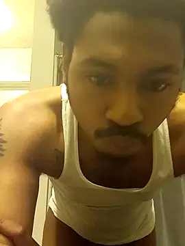 Snapshot of Yungandhungd chatting on 10/10/25, 08:08 Yungandhungd online show from 10/10/25, 08:08