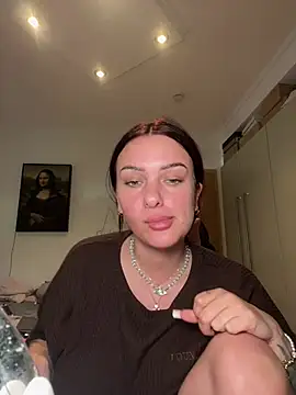 Snapshot of OliviaaFischer chatting on 06/15/26, 03:36 OliviaaFischer online show from 06/15/26, 03:36