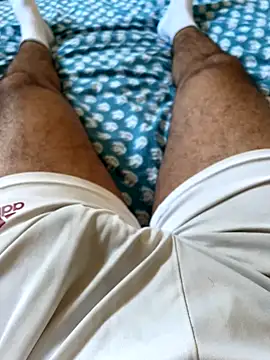 Snapshot of Beurberry19 chatting on 10/16/25, 04:19 Beurberry19 online show from 10/16/25, 04:19