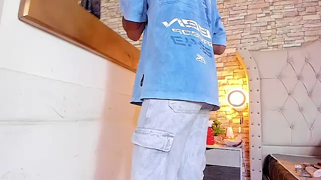 Lucia-Horny24 online show from 10/18/25, 07:25