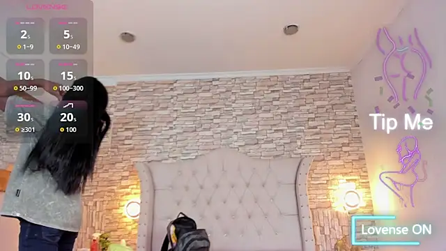 Lucia-Horny24 online show from 10/24/25, 07:54