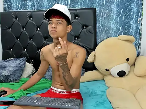 Snapshot of angelcute_19 chatting on 09/12/25, 02:11 angelcute 19 online show from 09/12/25, 02:11