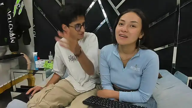 Snapshot of Noa_Arez chatting on 02/15/26, 07:27 Noa Arez online show from 02/15/26, 07:27