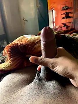 himanshhh03 online show from 10/16/25, 08:04