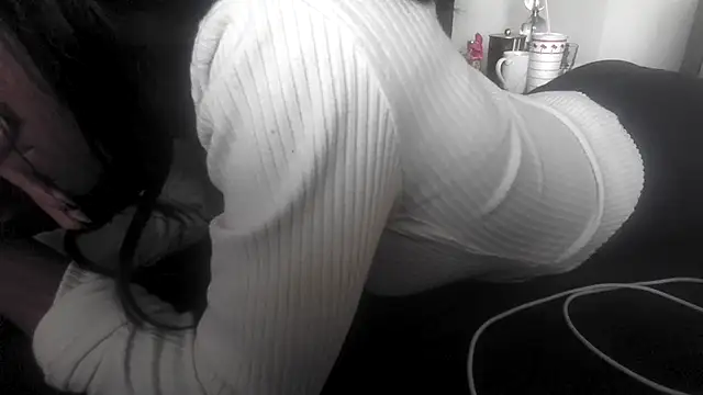 Marlowlovee online show from 10/29/25, 12:46