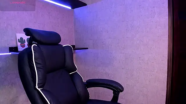 RenataLeclair online show from 10/11/25, 04:49