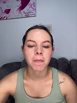 Snapshot of miacarrot chatting on 04/10/26, 02:17 miacarrot online show from 04/10/26, 02:17