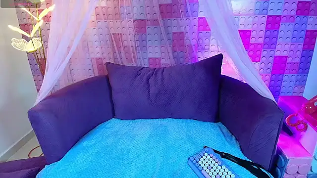  Priscilla  online show from 09/20/25, 02:56