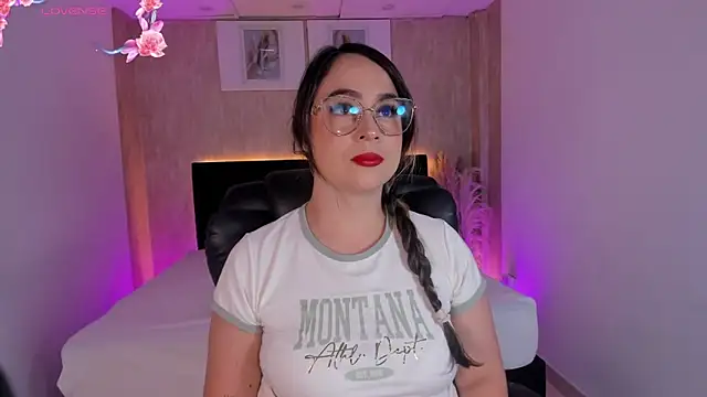 Snapshot of jessica_hotxxx chatting on 01/15/26, 02:43 jessica hotxxx online show from 01/15/26, 02:43