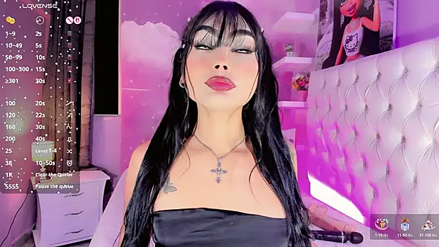 LanaOrtiiz online show from 10/27/25, 05:11