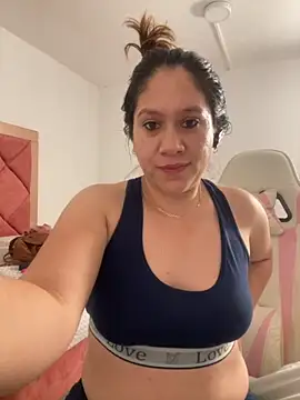 emma hot2006 online show from 11/24/25, 05:45