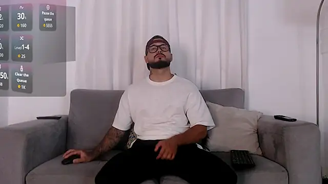 Snapshot of Eric_Evans1 chatting on 10/13/25, 09:37 Eric Evans1 online show from 10/13/25, 09:37