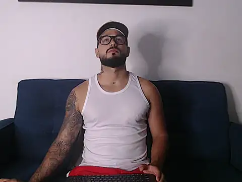 Snapshot of Eric_Evans1 chatting on 10/30/25, 04:03 Eric Evans1 online show from 10/30/25, 04:03