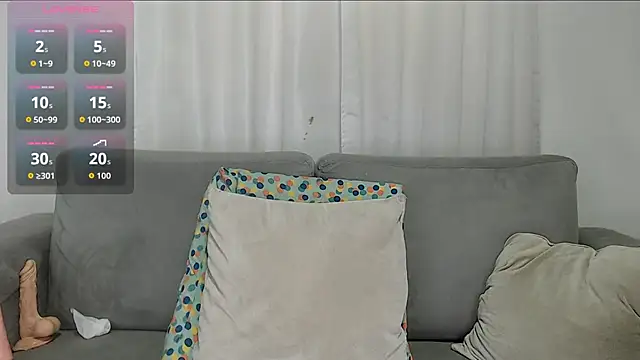 Snapshot of carolinefantasy_ chatting on 10/13/25, 06:19 carolinefantasy online show from 10/13/25, 06:19