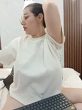 Snapshot of CarolinaMejia chatting on 07/12/26, 12:51 CarolinaMejia online show from 07/12/26, 12:51