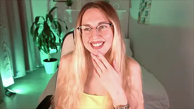 Lexi terele online show from 09/17/25, 06:59