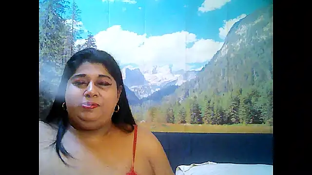 Snapshot of indianhoney694u chatting on 09/09/25, 04:56 indianhoney694u online show from 09/09/25, 04:56