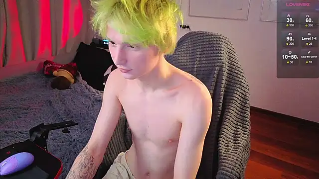 Snapshot of Your_avatar chatting on 11/28/25, 06:32 Your avatar online show from 11/28/25, 06:32