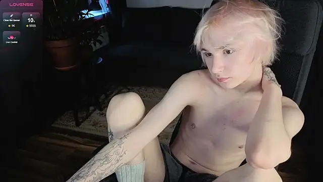 Snapshot of Your_avatar chatting on 02/03/26, 08:58 Your avatar online show from 02/03/26, 08:58