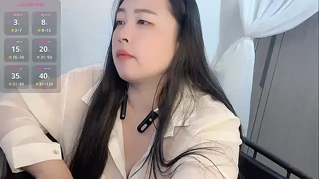 xchenchen online show from 10/15/25, 02:50