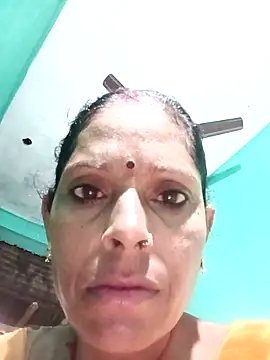 Snapshot of Suhana_pandit chatting on 09/19/25, 08:31 Suhana pandit online show from 09/19/25, 08:31