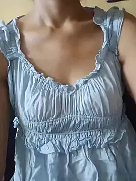 Aashiika1176 online show from 09/25/25, 10:02