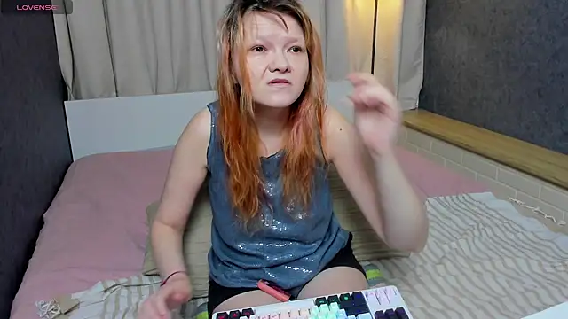 Snapshot of Nora_lovvvv chatting on 09/20/25, 10:16 Nora lovvvv online show from 09/20/25, 10:16