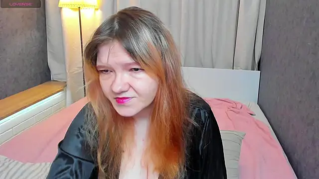 Snapshot of Nora_lovvvv chatting on 10/05/25, 10:35 Nora lovvvv online show from 10/05/25, 10:35