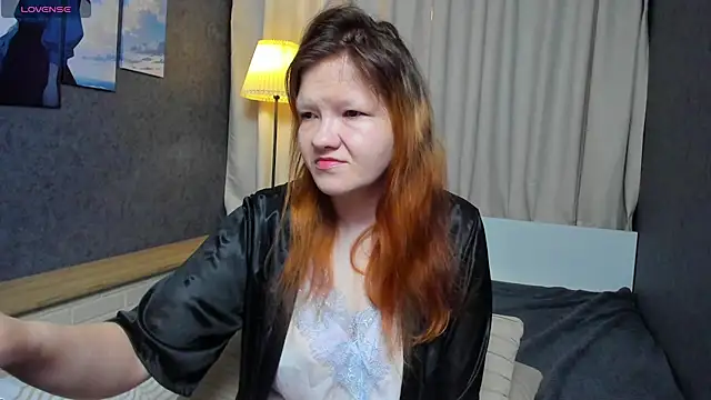 Snapshot of Nora_lovvvv chatting on 10/17/25, 10:18 Nora lovvvv online show from 10/17/25, 10:18